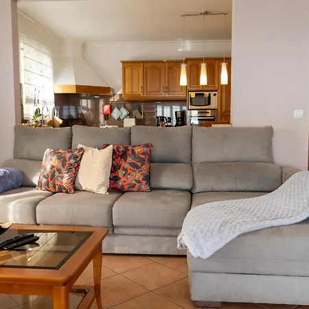 Casa Do Dino Дом отдыха Рибейра-Брава